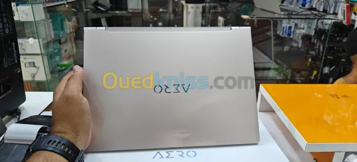 GIGABYTE AERO 14 OLED P4EF I7 13700H 16 DDR5 1T SSD RTX4050 6GB