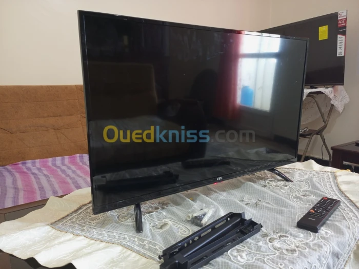 IRIS TV E30 F10 32" Led fullHD