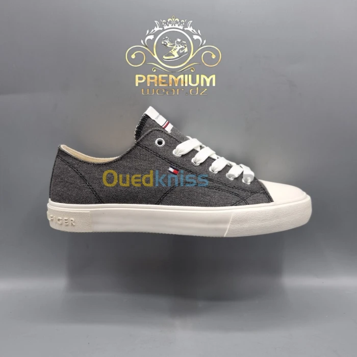 #TOMMY_HILFIGER Low cut lace up