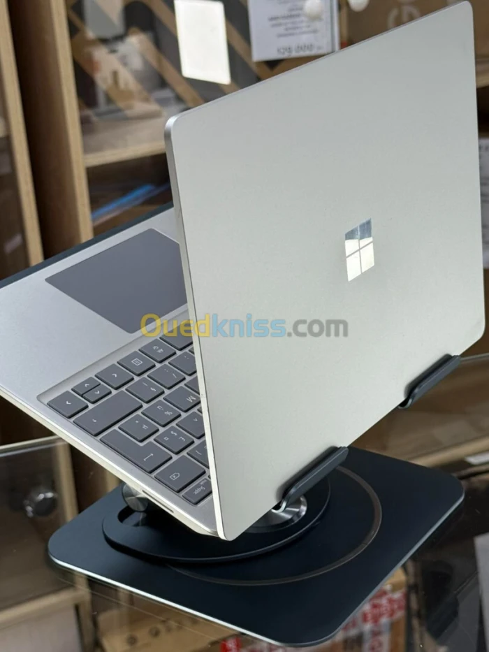 MICROSOFT SURFACE GO I5 106G1 1.2GHZ RAM 8GO 128 SSD INTEL UHD ECRAN 10.1 FULL HD 1080 LED WIN 11