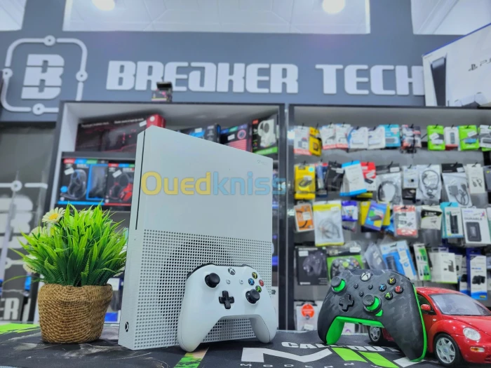 XBOX ONE S 1000 GO + 1 MANETTE PDP + 1 MOIS GAME PASS
