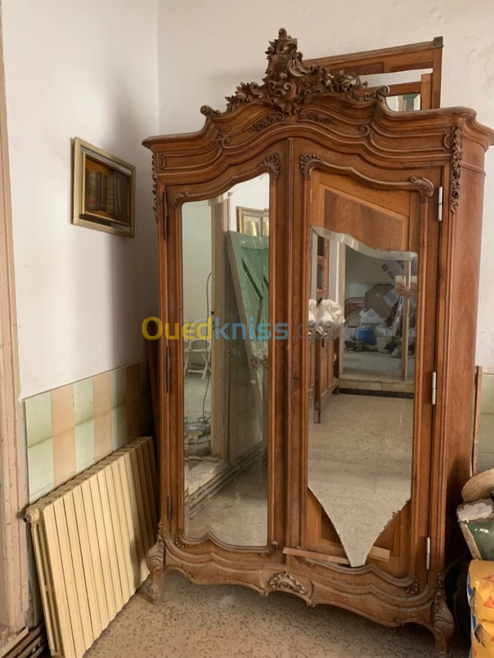 Ancien Meuble de Luis 14