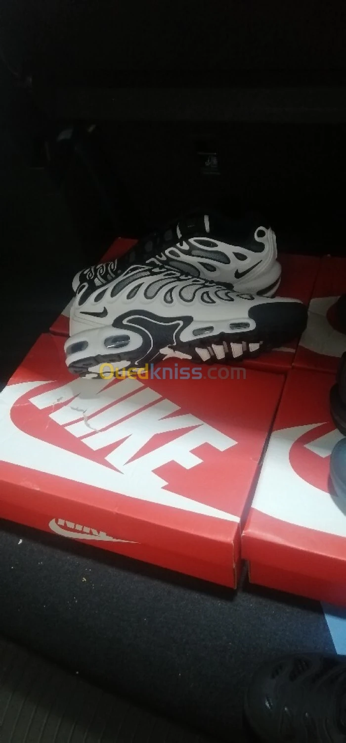 Nike tn air max plus drift collection 2024