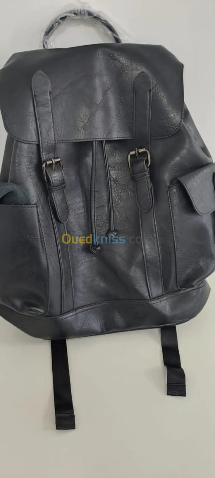 Sac à dos en cuir noir