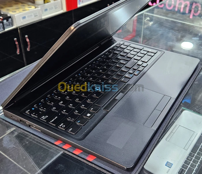 DELL Latitude 5590 i3-8100u/Ram 8Go/SSD256Go/ecran 15.6