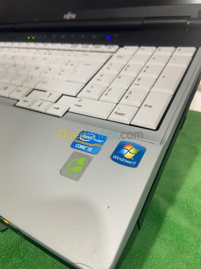 Fujitsu LIFEBOOK E751 INTEL CORE I5 2450M   INTEL HD GRAPHICS 3000   4GO DDR3  500GO HDD   15.6 HD