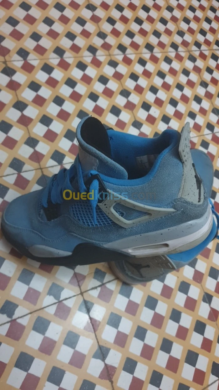 Basket airjordan retro université blue super good