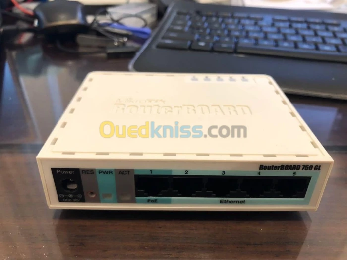 MikroTik RouterBOARD RB750GL