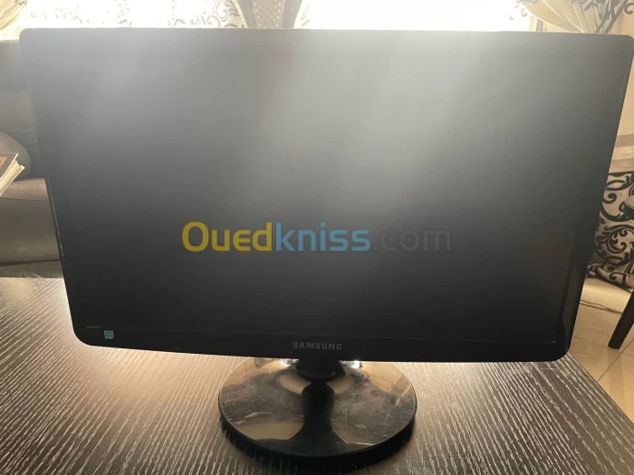 Samsung 22" LED Monitor 1920x1080 Syncmaster SA100 60hz 16:9 Model S22AA100n