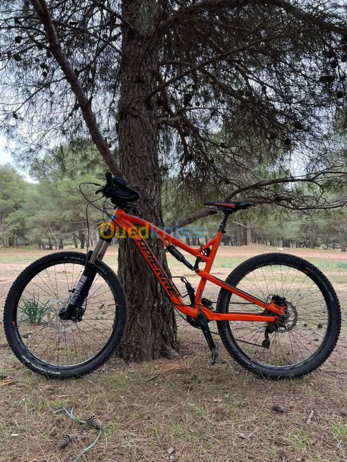 VTT marque LAPIERE TAILLE l DIMENSION DES ROUES 27.5 POUCE