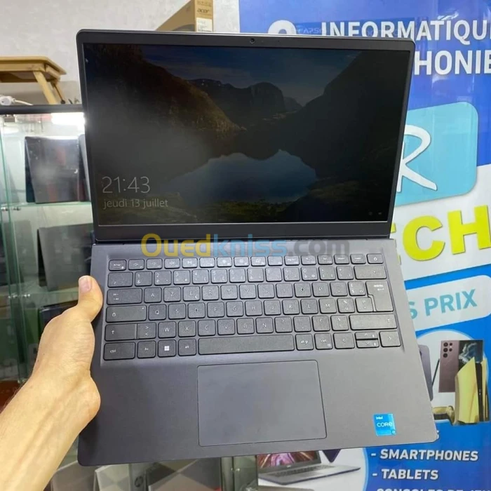 Ultrabook DELL VOSTRO 14 Intel Core i3 1115G4 11Th  - 8 GB DDR4 - 256 GB SSD  - Ecran 14,1" 