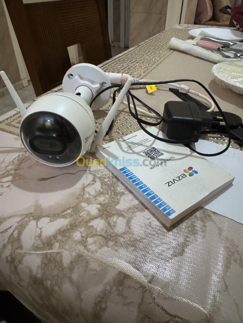 Caméra de surveillance 2