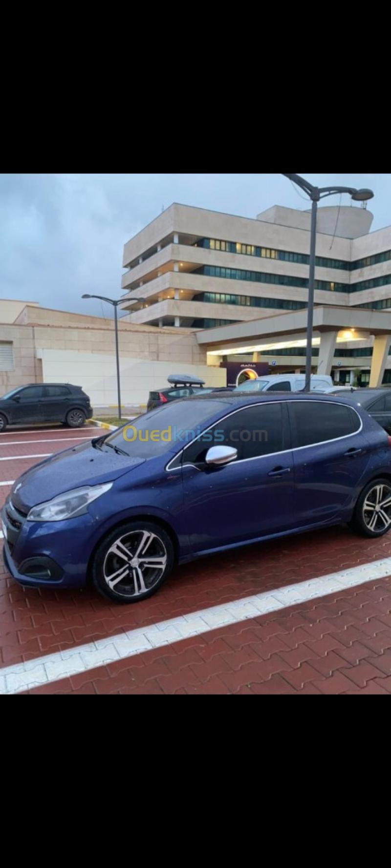 Peugeot 208 2018 GT Line 13