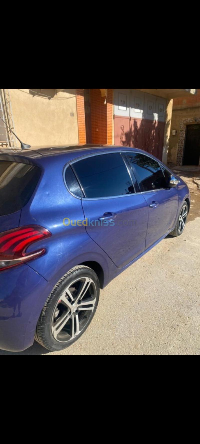 Peugeot 208 2018 GT Line 4