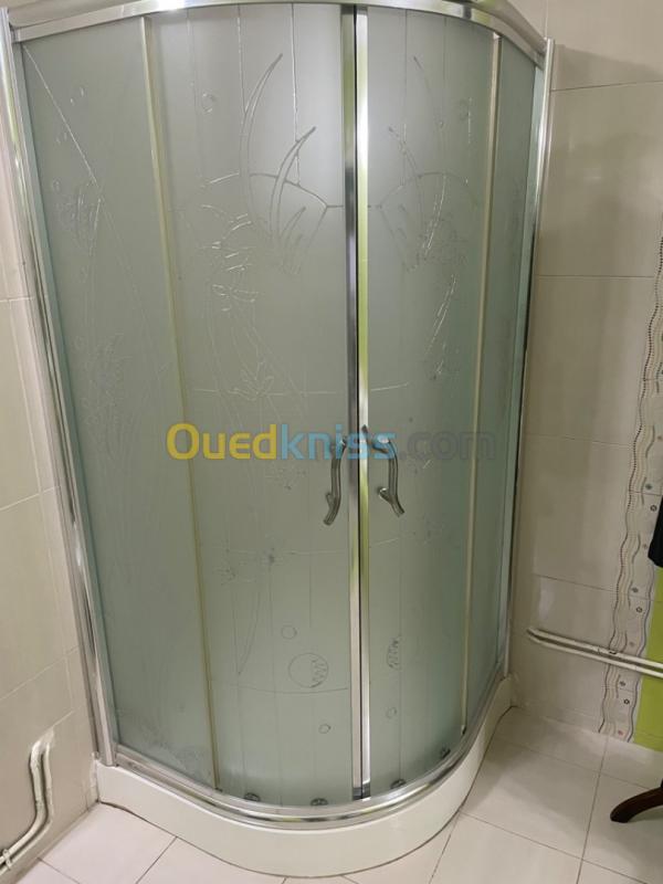  Cabine de douche avec collone 