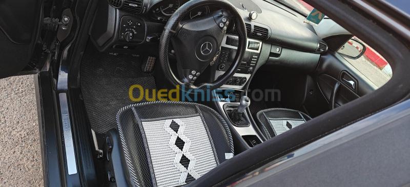 Mercedes Classe C 2005 220 Exclusive 8