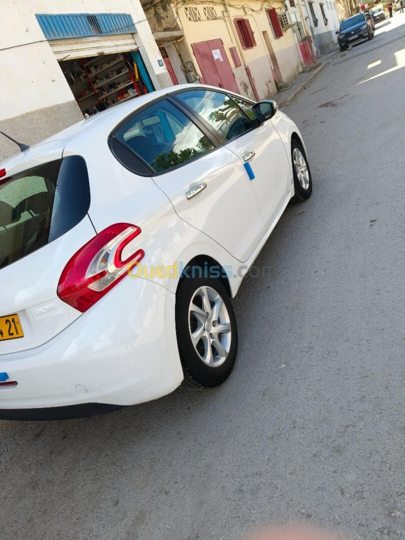 Peugeot 208 2014 Active 5
