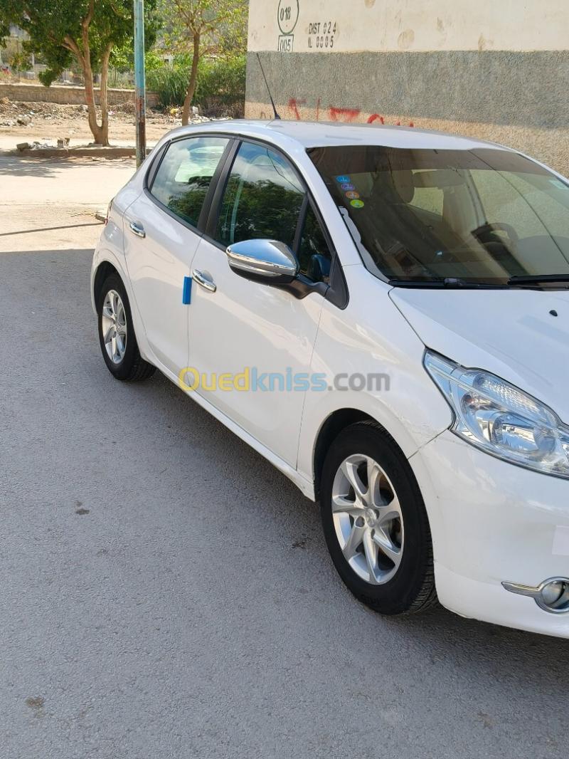 Peugeot 208 2014 Active 4