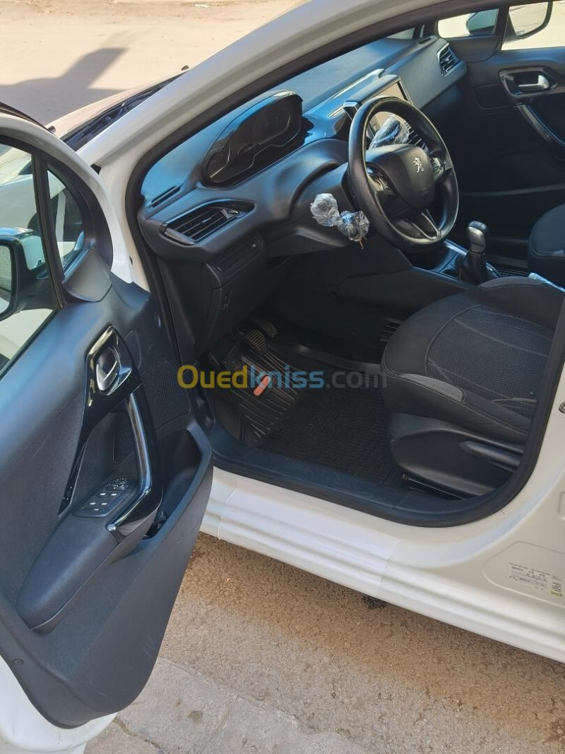 Peugeot 208 2014 Active 13