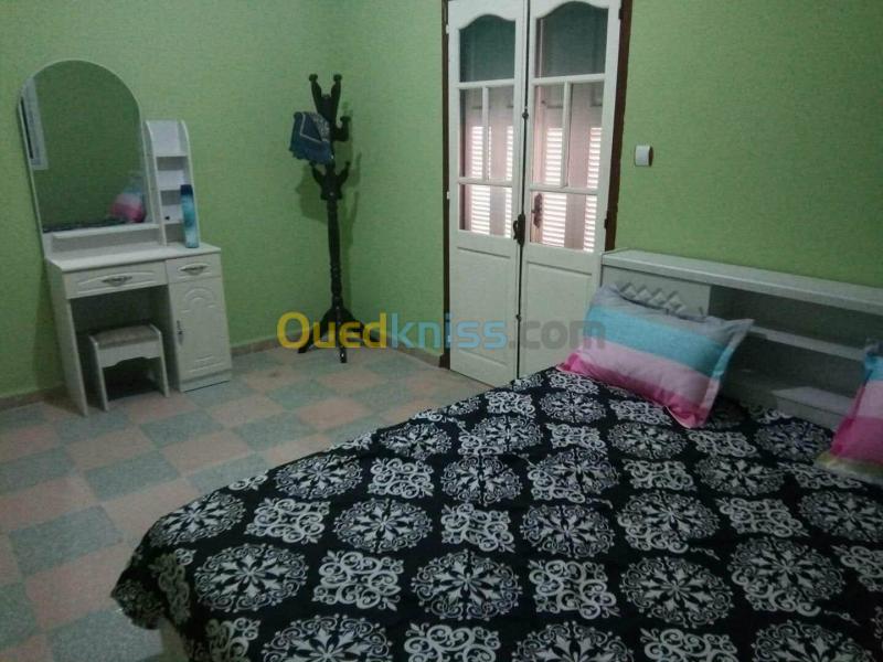 Location Appartement Niveau de villa F3 Skikda Collo 24
