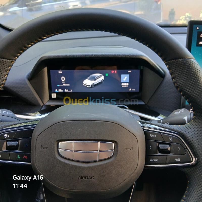 Geely Coolray 2026  8