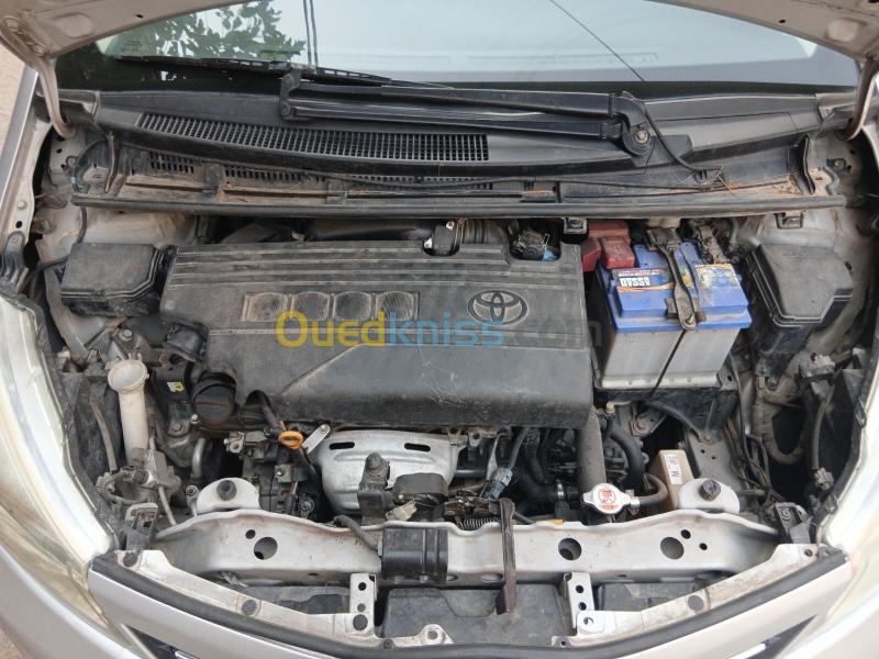 Toyota Yaris 2013  11