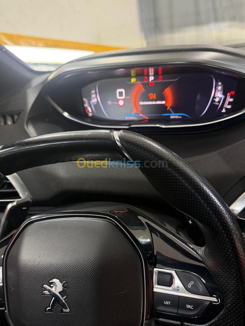 Peugeot 5008 2023 GT 10