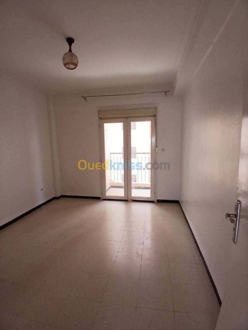 Location Appartement F4 Alger Said hamdine 20