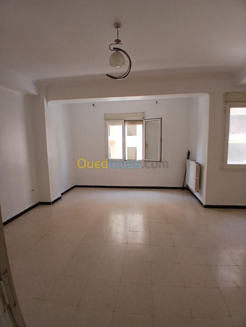 Location Appartement F4 Alger Said hamdine 3