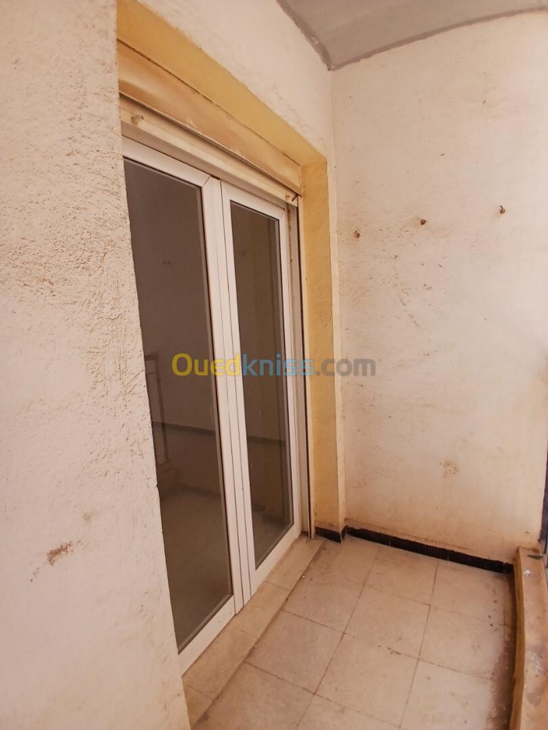 Location Appartement F4 Alger Said hamdine 19