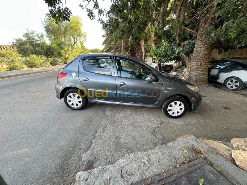 Peugeot 206 Plus 2012 206 Plus 3
