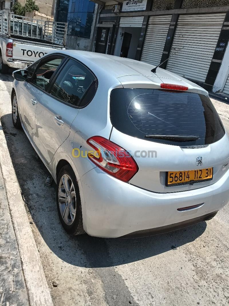 Peugeot 208 2012 Allure 6