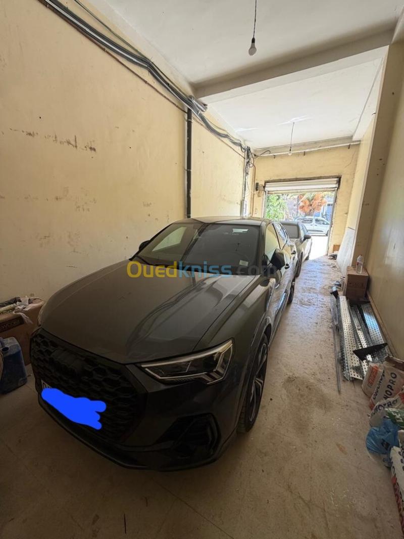 Audi Q3 2023 S line 2