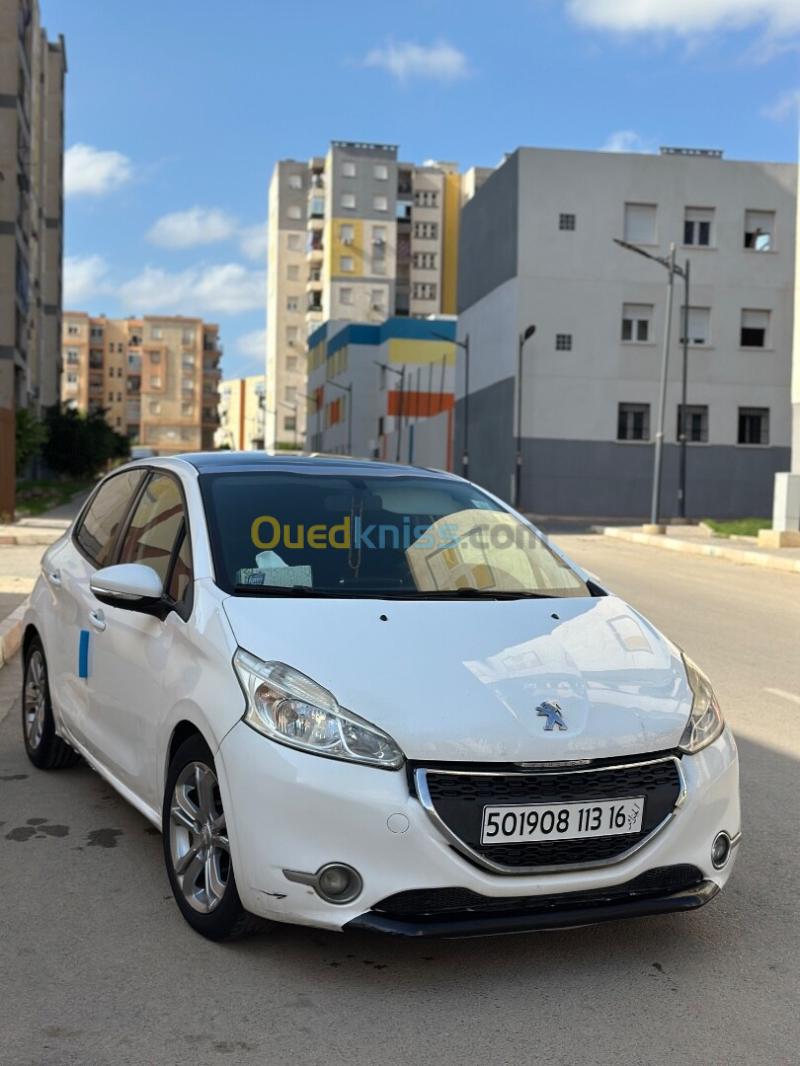 Peugeot 208 2013 Allure 3