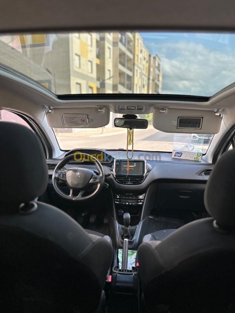Peugeot 208 2013 Allure 12