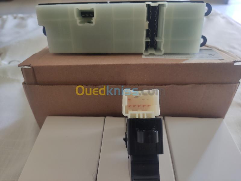 Commande lève vitre xtrail T30  2