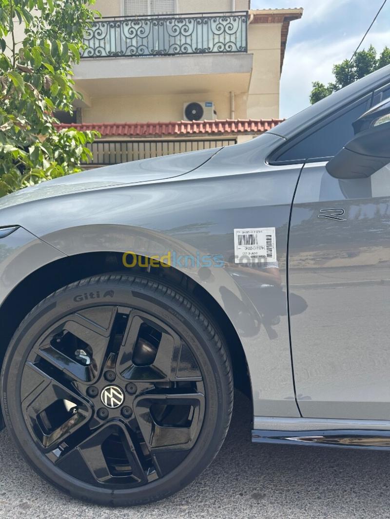 Volkswagen Golf 8 2025 R Black Edition  6