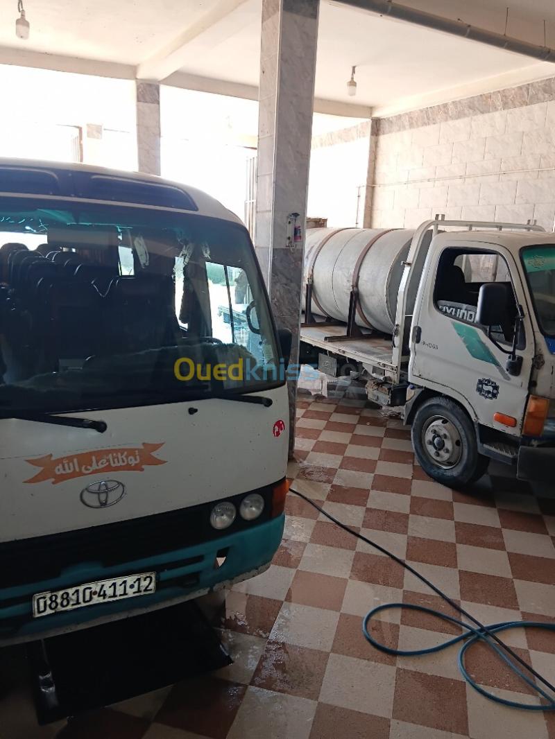 Toyota Coaster 2011 3