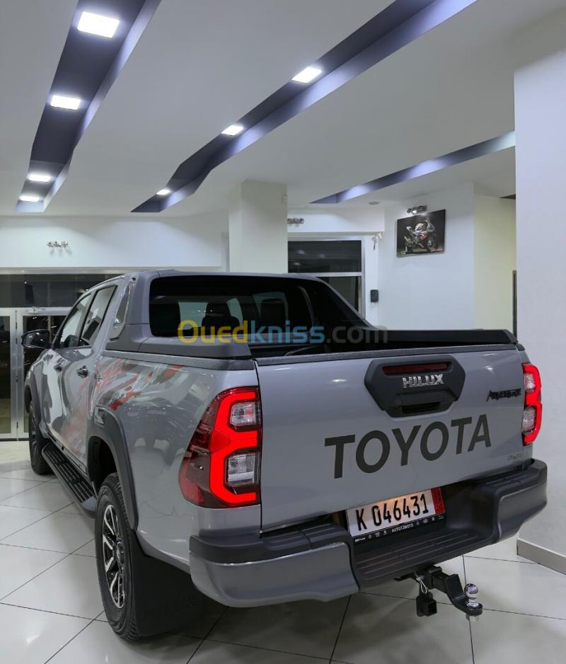 Toyota HILUX 2026 ADVENTURE 2.4 DIESEL 4x4 150cv BVM-6 FULL 8