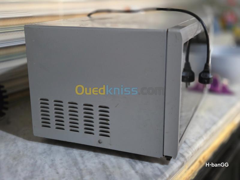 Micro-ondes Condor CMW-L3008M 2