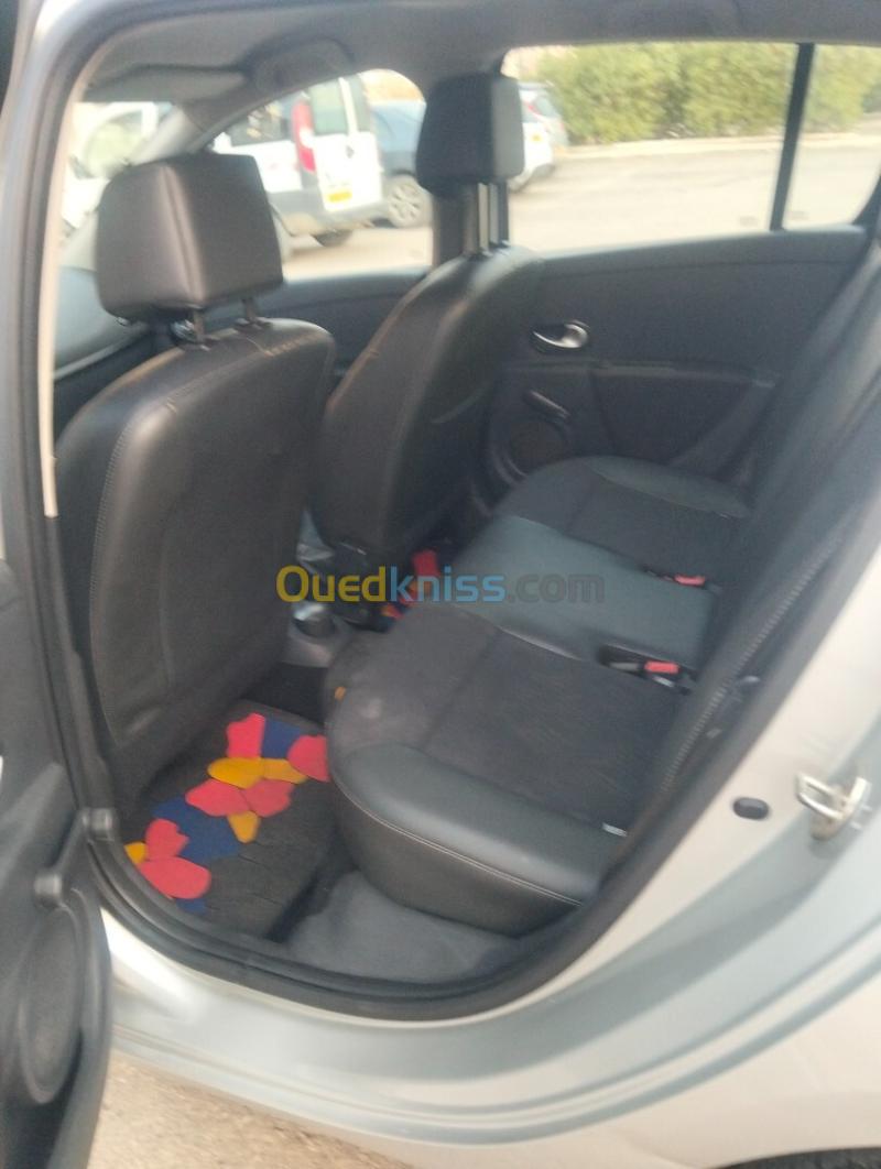 Renault Clio 3 2012 Night and Day 8