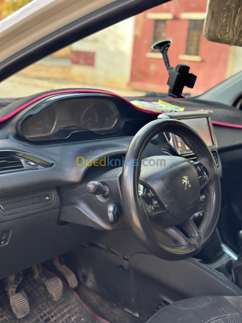 Peugeot 208 2015 208 5