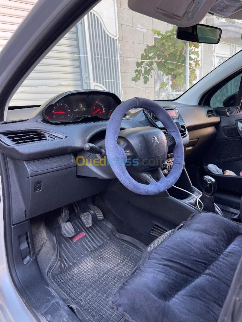Peugeot 208 2013 Access 17