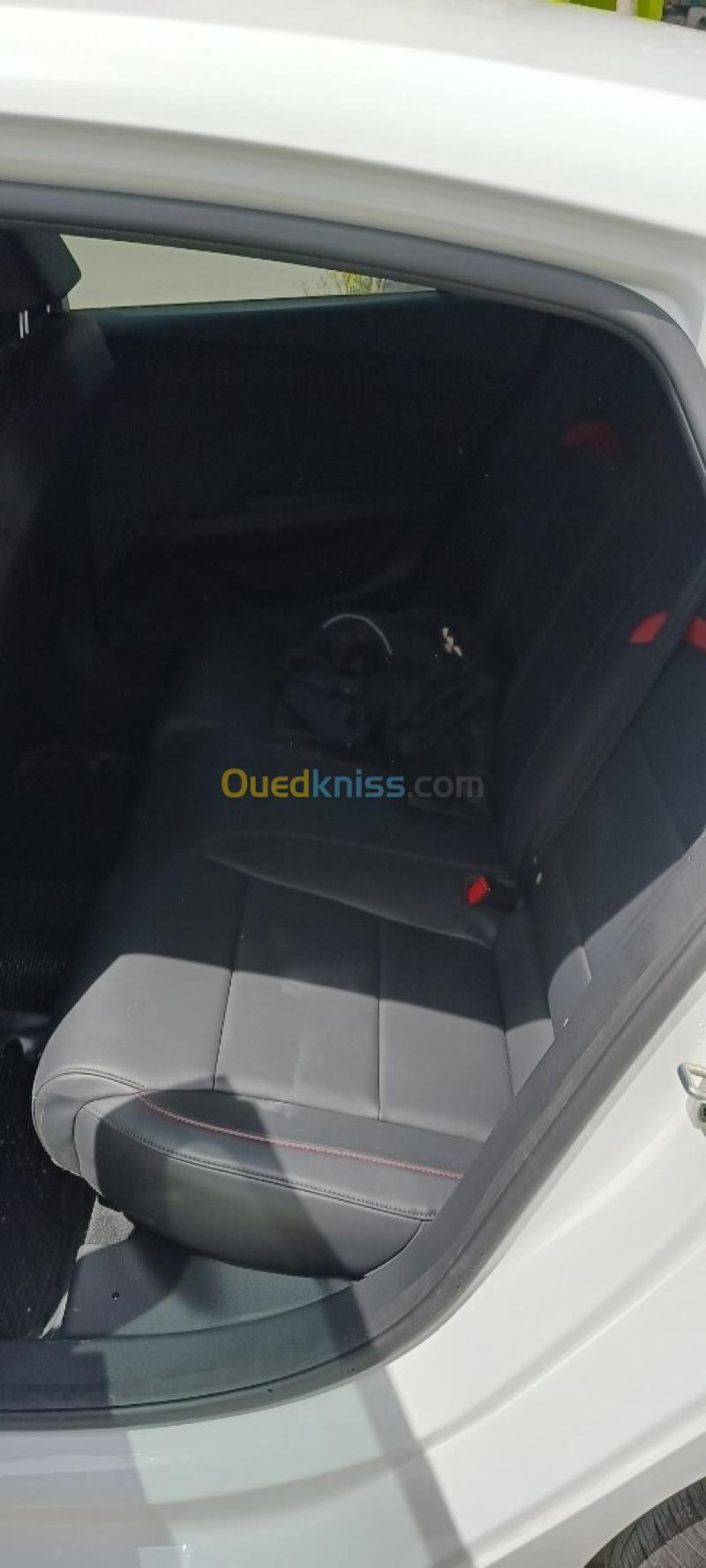 Volkswagen Golf 8 2026 Mg5 300 tgi 181 CV boîte dct 7