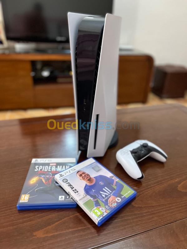  PlayStation 5 avec manette et 2 CD