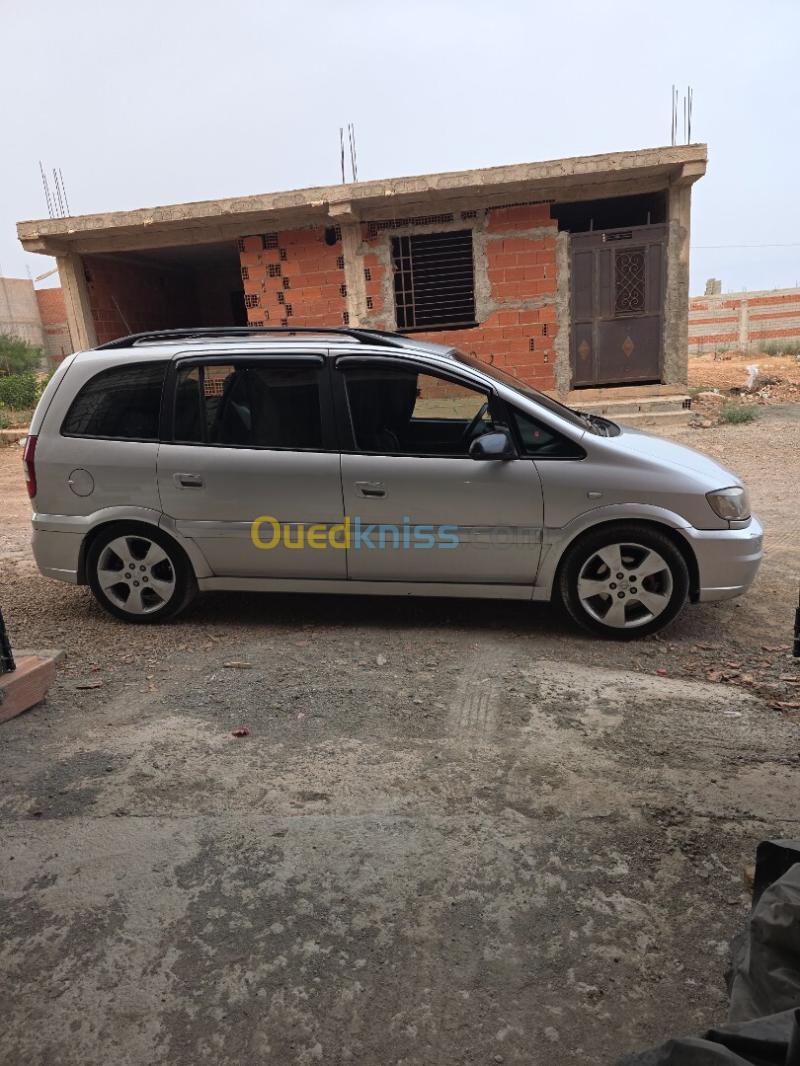 Opel Zafira 2004 Zafira 3