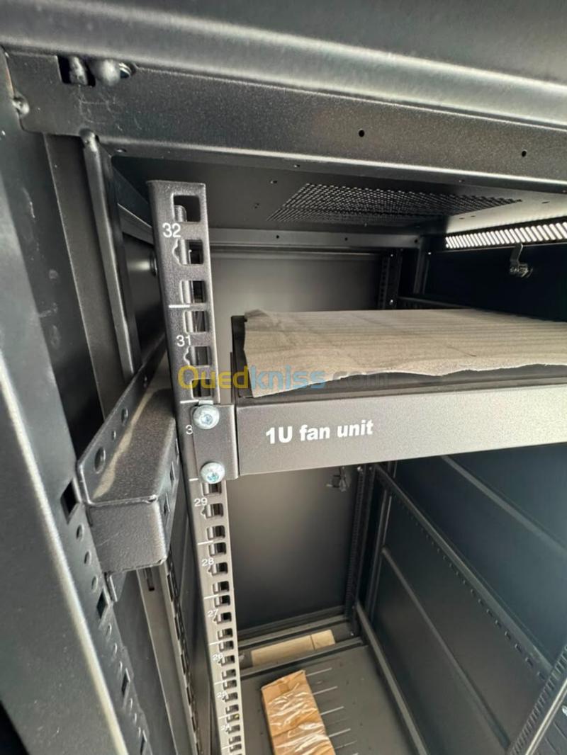 Armoires de brassage au sol 32U TELUNIX 3
