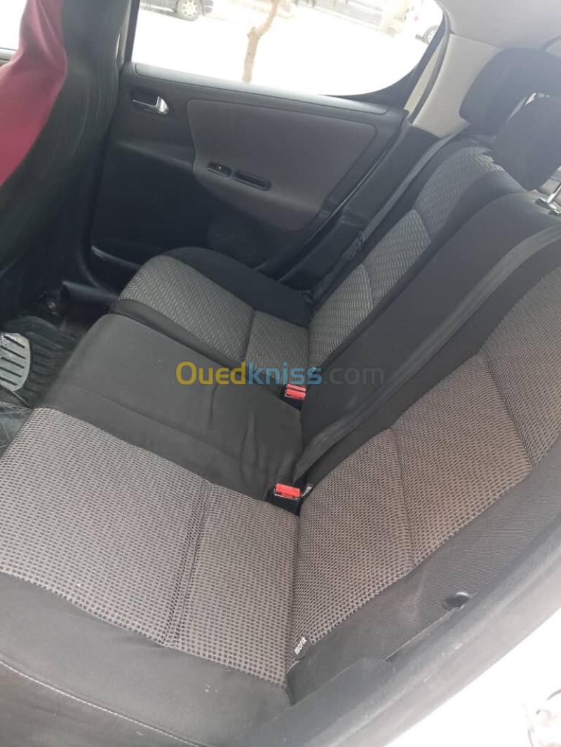 Peugeot 207 2010 Allure 4