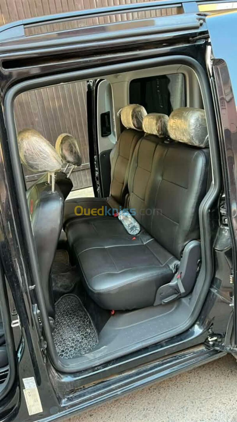 Volkswagen Caddy 2015 Edition 30  8