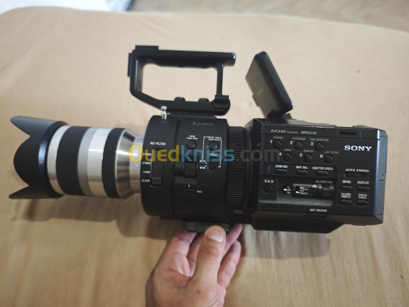 Sony FS700 avec objectif 18-200mm 7